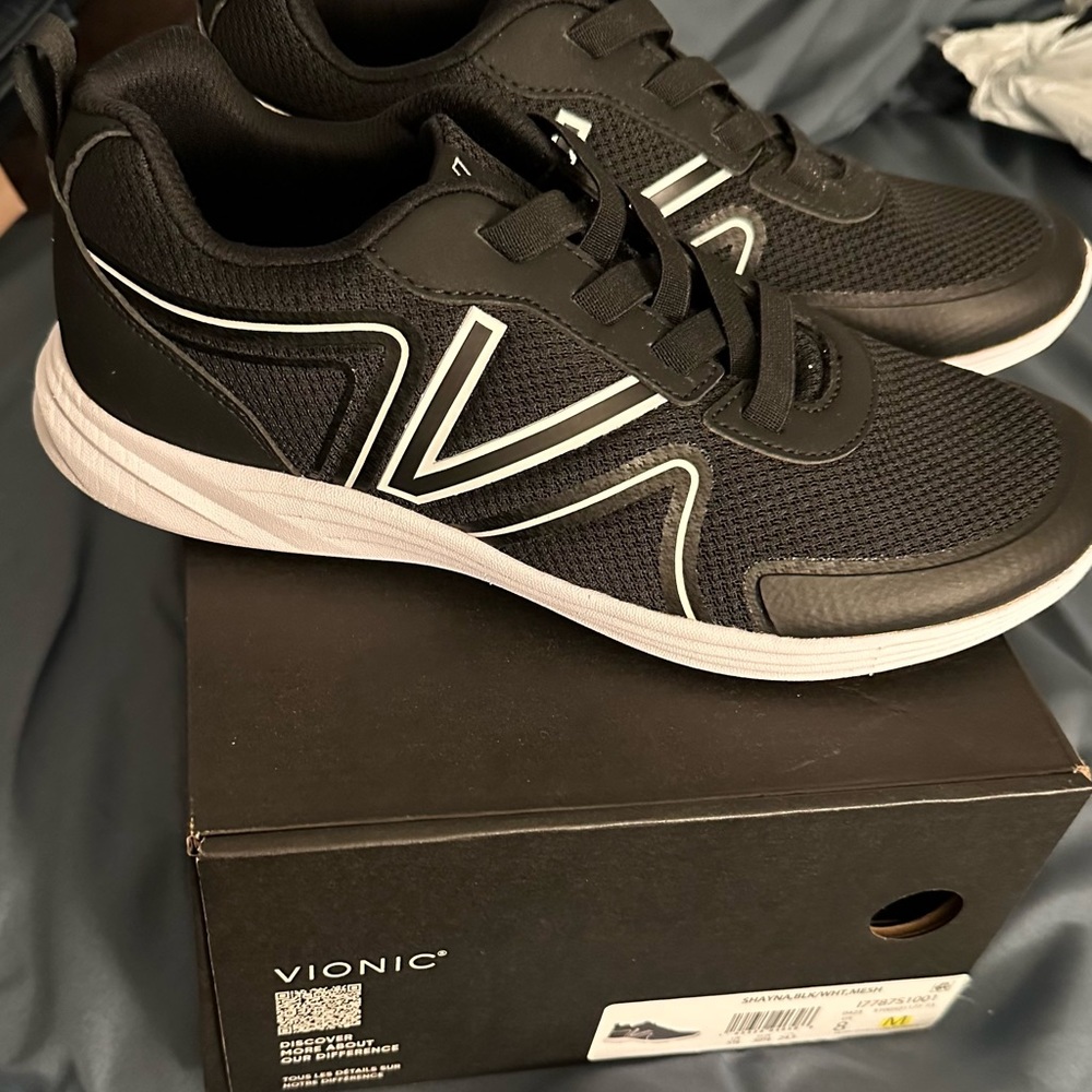 Vionic Shayna Slip on Sneakers